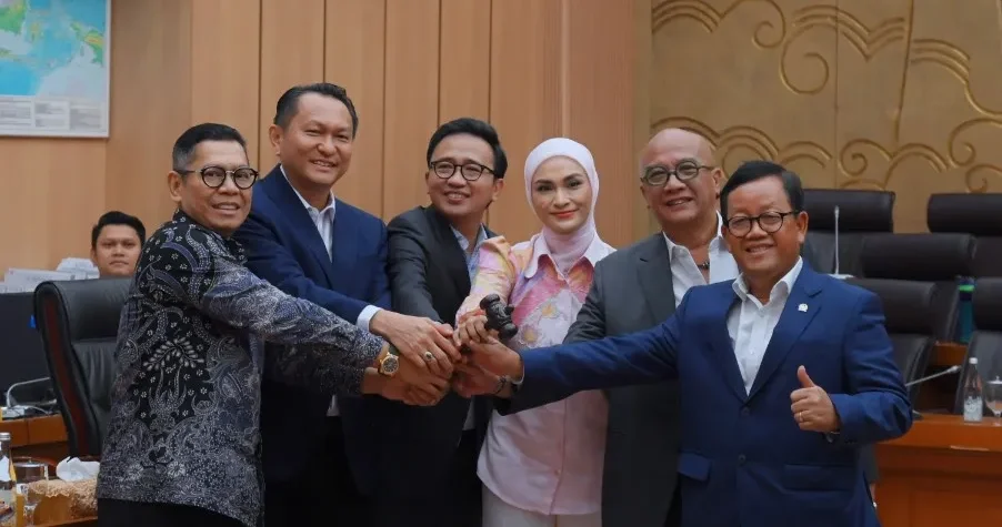 Bambang Patijaya Terpilih sebagai Ketua Komisi XII DPR RI