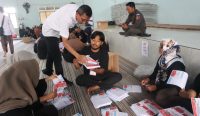 KPU Beltim Libatkan Puluhan Petugas Sortir dan Lipat Surat Suara