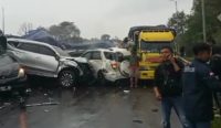 10 Kendaraan Terlibat Kecelakaan Beruntun di Tol Cipularang
