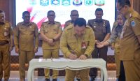 Pj Gubernur Kepulauan Bangka Belitung (Babel), Sugito dan seluruh kepala daerah melakukan penandatanganan perjanjian kerja sama. Terkait optimalisasi pungutan pajak daerah pada Senin (11/11/2024) kemarin.
