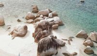 Pulau Batu Berlayar Belitung: Keajaiban Batuan Granit yang Menyerupai Kapal Berlayar