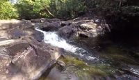 Petualangan Menyenangkan di Air Terjun Batu Mentas Belitung