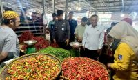 Pastikan Harga Stabil, Pj Gubernur, TPID dan Polda Babel Sidak Pasar Pembangunan
