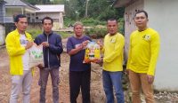 Golkar Babar Salurkan 300 Kampil Beras kepada Korban Banjir