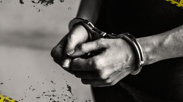 Anggota Polsek Kelapa menangkap seorang pria berinisial TA (29) karena diduga mencuri batu mengandung timah di