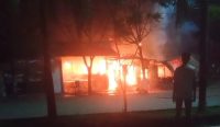 Jago Merah Ngamuk, Toko Kelontong dan Konter HP di Pangkalpinang Hangus Terbakar