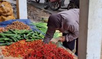 H-1 Imlek, Cabai dan Wortel di Pasar Mentok Naik Signifikan
