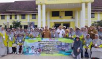 Puluhan Lansia Sekolah Besauh Jalani Perawatan, Senam hingga Renang