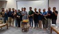 Meriahkan HPN, PT Timah Undang PWI Babar Potong Tumpeng