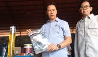 Gerak Cepat Atasi Kekhawatiran Masyarakat, Wakil Ketua DPRD Babel Tinjau Distributor Minyak Kita