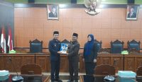 Algafry Sampaikan LKPJ 2024 ke DPRD Bateng
