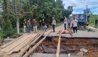 Leviyan Minta Dinas PUPR Segera Bangun Jembatan Permanen di Desa Sekarbiru