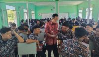 Gelar Seminar Literasi, SMAN 1 Pulau Besar Hadirkan Penulis Buku Meilanto