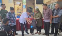 22 Pelajar di Desa Pedindang Terima Bantuan Peralatan Sekolah