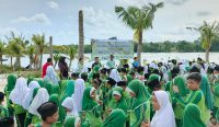 PT Timah Tbk Libatkan Pelajar MIN 1 Bangka Tanam Mangrove