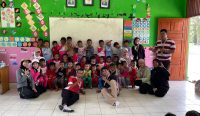 Mahasiswa KKN-T UBB Jalan Sehat Bersama Siswa TK Paud Desa Bangka Kota