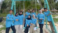 Meriahkan Rebokasan Teluk Limau: Mahasiswa KKN Unmuh Babel Hadirkan Spot Swafoto Kekinian