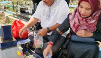 Prof Udin dan Keluarga Ziarah ke Makam Orang Tua dan Kakaknya