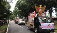Meriahkan Pawai, Gerindra Bangka Barat Terjunkan 2 Mobil Hias dan Salurkan Beras Gratis