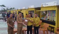 Markus Salurkan CSR Booth Container PT Aega Prima ke Pelaku UMKM di Mentok