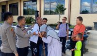 Puluhan Tahun Berpisah, Kapolres Basel Pertemukan Kakek dari Malayasia dengan Anaknya di Toboali  