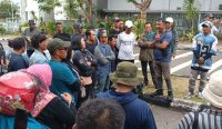 Puluhan Warga Bangka Unjuk Rasa di PT Timah: Minta Kejelasan Hukum Menambang dengan Resmi