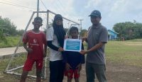 Dukung Sportivitas Atlet Muda, PT Timah Beri Bantuan ke Teluk Uma Youth Football Karimun