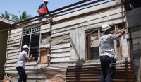 Bangunannya Hampir Roboh, PT Timah Hadirkan Rumah Layak Huni untuk Aling