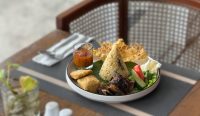 Swiss-Belhotel Pangkalpinang Hadirkan Sensasi Baru dengan Nasi Tutug Iga, Soursop Blue Lychee, dan Peach Ice Choco