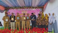 Peluncuran 3 Buku Karya Siswa dan GTK Meriahkan HUT ke-10, SMAN 1 Pulau Besar