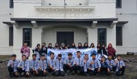 Siswa SMP Islam SMART Antusias Belajar Sejarah Pertimahan di MTI Mentok