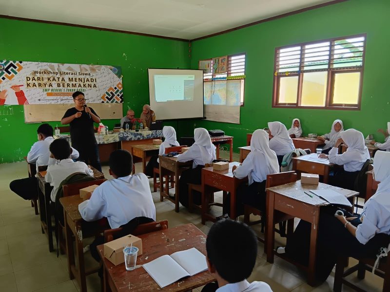 Dari Kata Menjadi Karya Bermakna, SMPN 1 Tukak Sadai Gandeng PWI dan GPMB Basel Gelar Workshop Literasi