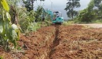 Gerak Cepat, Dinas PU Bangka Tengah Turunkan Alat Berat Normalisasi Saluran Air di Dusun Nadi