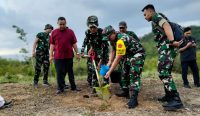 TMMD ke-127 Tak hanya Bangun Jalan, Mayjen Muchidin Pimpin Aksi Penghijauan di Desa Penutuk 