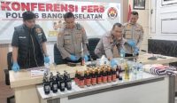 Kepolisian Resor (Polres) Bangka Selatan mengamankan 12 tersangka pada Operasi Pekat Menumbing 2026 selama 2 pekan sejak 20 Februari hingga 3 Maret 2026.