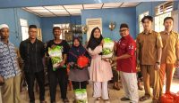 Tebar Keberkahan, Pemdes Tiram Salurkan Bantuan ke Puluhan Warga