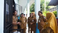 Wali Kota Pantau TKA di SMPN 2, Tekankan Evaluasi dan Semangat Guru