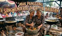 Mak Panggung: Sang Jenderal di Dapur Hajatan