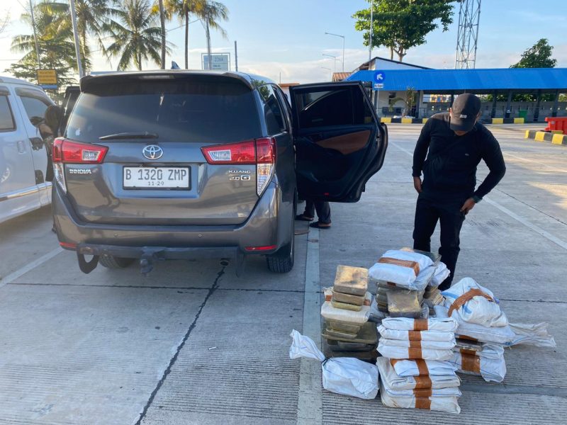 Tri Cakti Gagalkan Penyelundupan 1,2 Ton Timah Balok Ilegal di Pelabuhan Tanjung Kalian