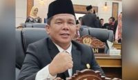 Eddy Arif Soroti Kerusakan Jalan di Mentok, Desak Pemerintah Lakukan Perbaikan