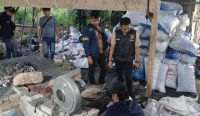 Peleburan Ilegal di Desa Tukak Digerebek, Polisi Amankan 4 Orang dan Ratusan Kilogram Timah Balok