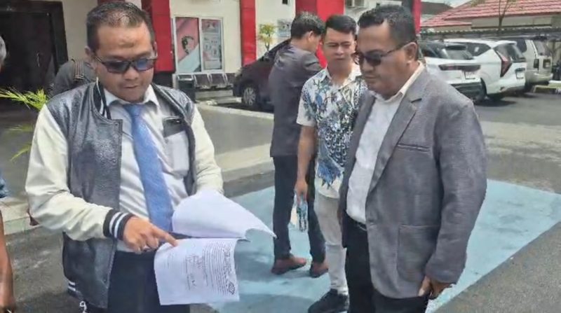 Keluarga dugaan penolakan rumah sakit resmi melapor ke Polda Babel. Kuasa hukum korban, Fitriadi mendatangi Ditreskrimsus