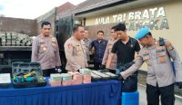 Tiga oknum anggota Polda Babel diduga terlibat dalam pengawalan aksi perampokan 16 ton timah balok di Smelter PMP kawasan Industri Jelitik Sungailiat.