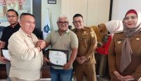 Sambut Iduladha 1447 H, PT SMB Serahkan 6 Ekor Sapi Kurban melalui Pemkab Basel