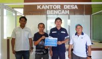 Komitmen Dukung Kamtibmas, PT Timah Bantu Bangun Pos Kamling Desa Bencah