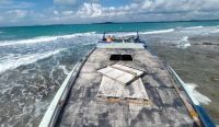 Kandas di Perairan Bedukang, TNI AL Amankan Kapal Speed Bermuatan 3,8 Ton Timah
