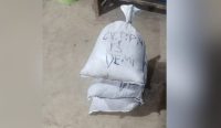 Anggota BKO Polres Bangka Barat mengamankan sedikitnya tiga karung pasir timah ilegal di kawasan Tempilang. Barang bukti tersebut