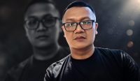 Seperti laut mati, Aku tenang mengambang basi. Nahkoda linglung hilang kiblat, Gemuruh dada gantikan ombak. Panjang waktu ku jeda, Enggan kau singgah sekejap saja.
