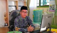 Lelaki Berkaca Mata di Belakang Kebermajuan SMA Muhammadiyah Toboali ini Bernama H Supiandi