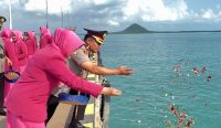 Sambut HUT ke-80 Bhayangkara ke-80, Polres Bangka Selatan Tabur Bunga di Pelabuhan Sadai